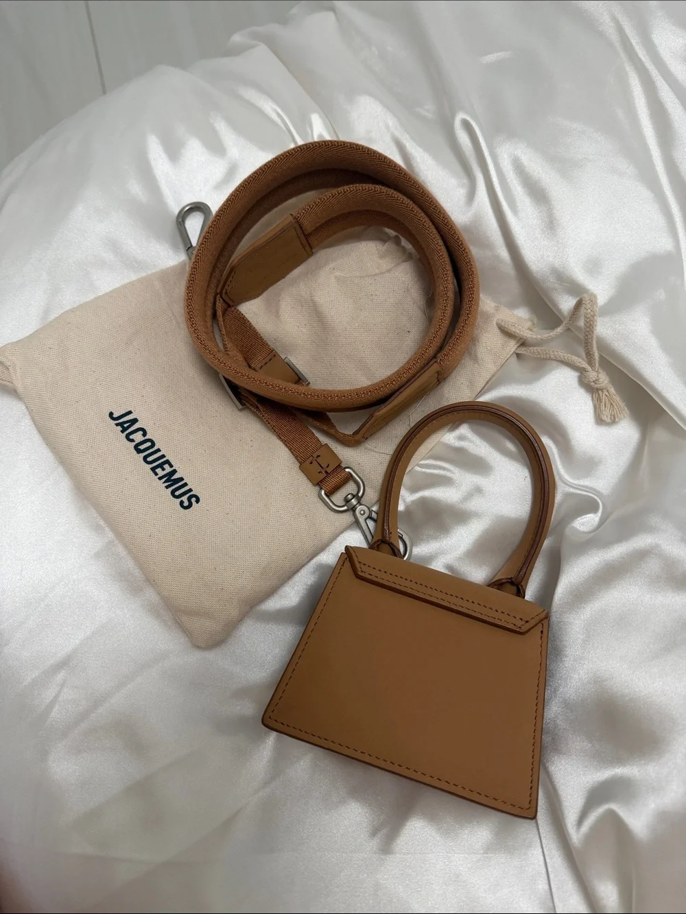 Jacquemus Le Chiquito Moyen Petite Tan Bag - Picture 2 of 4